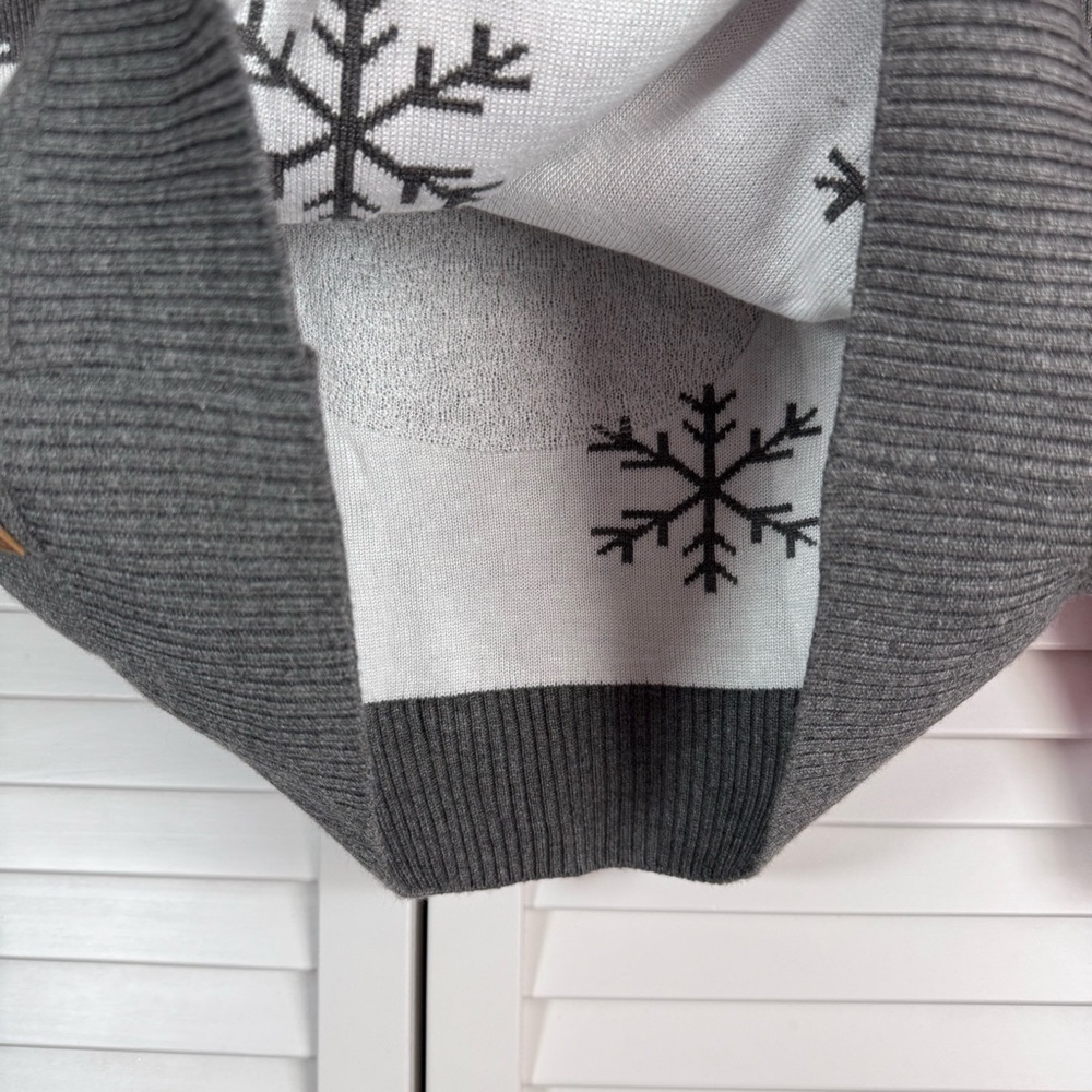 Tipsy Elves Sequin Snow Day Snowman Ugly Christmas Sweater Gray Size XS - Picture 8 of 10